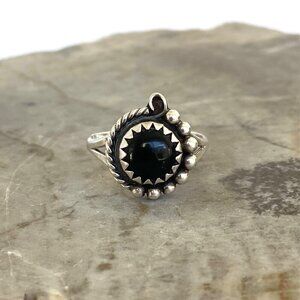 VTG Sterling Silver 925 NAKAI Navajo Dainty Round Black Onyx Ring Sz 5.5